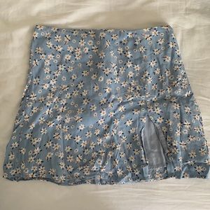 Blue floral mini skirt with slit - Size S